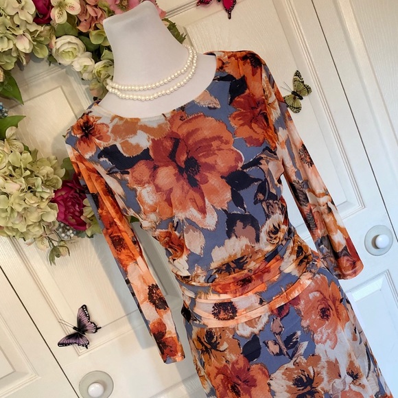 💼 En Focus Floral Fit and Flare Net Dress - Picture 2 of 8